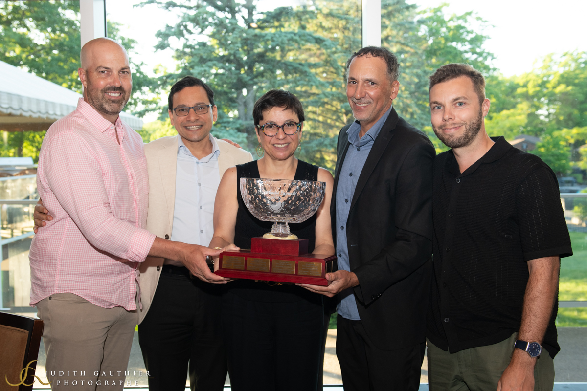 Félicitations au quatuor gagnant, composé du Dr Vincent Oliva, de M. Frédéric Oliva, du Dr Patrick Gilbert et de M. Jean-Sébastien Beaulne.